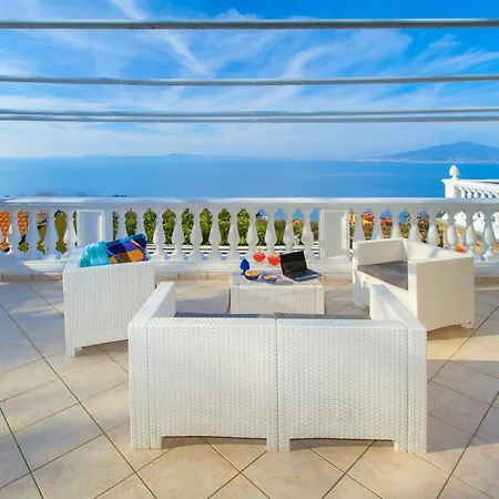 Estate4home - Luisa Jacuzzi And Pool Villa